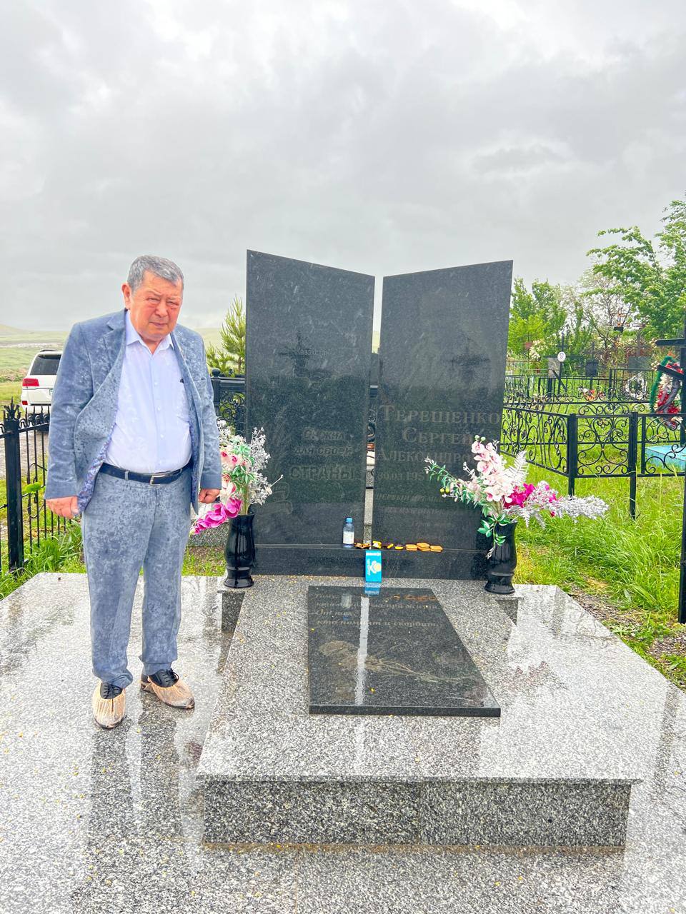 5 мая Шарипов Руслан Исмаилович посетил кладбище, где покоится Сергей Александрович Терешенко, его родители, дедушка и бабушка , родственники. Пусть земля им будет пухом! Пусть покоятся души ушедших в раю!
